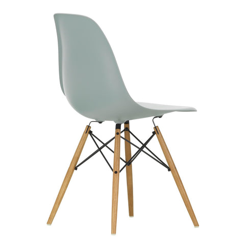 Cadeira Eames em Plástico DSW / Base maple